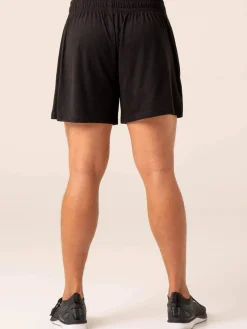 Advance Arnie Short