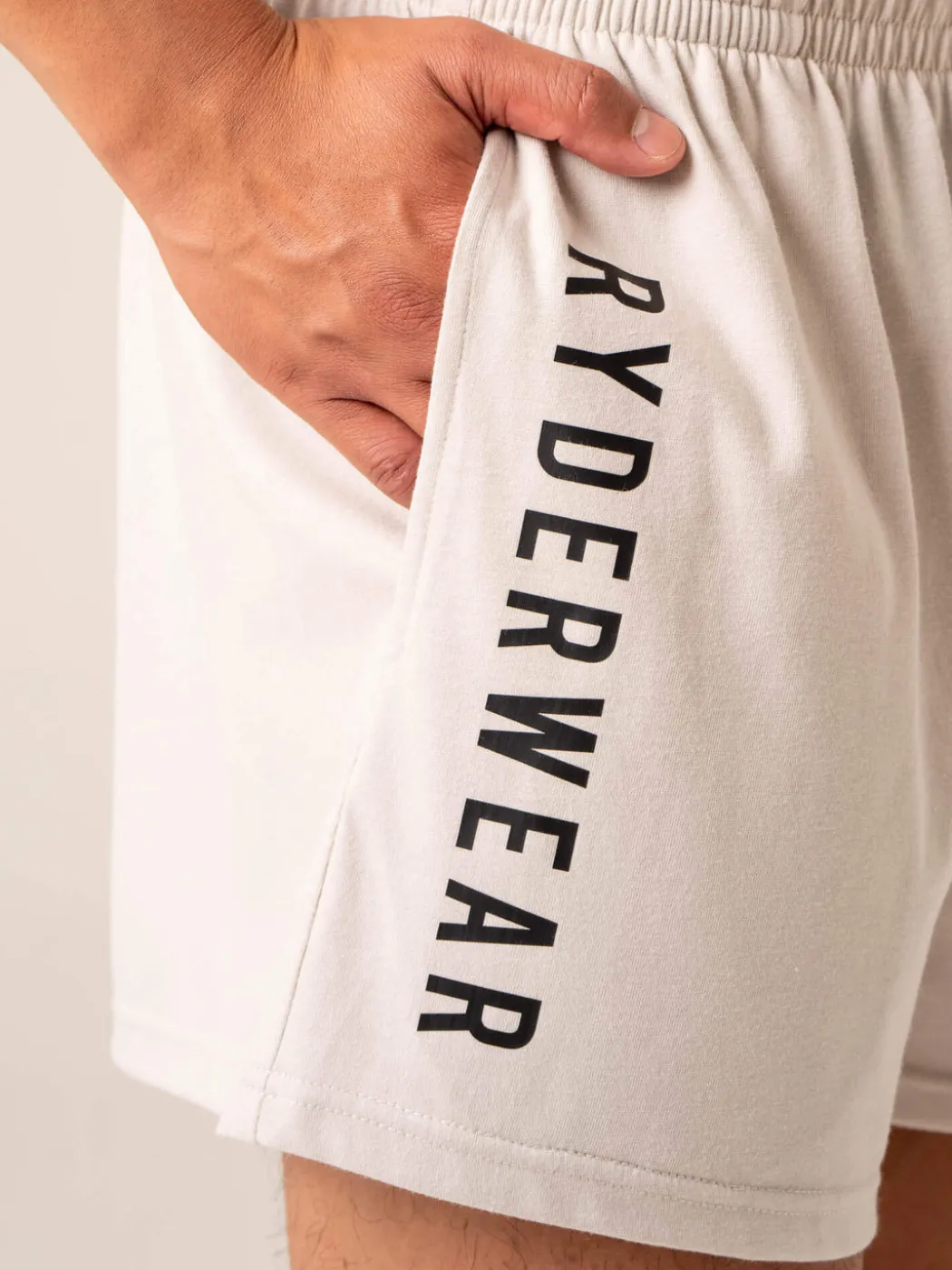 Advance Arnie Short